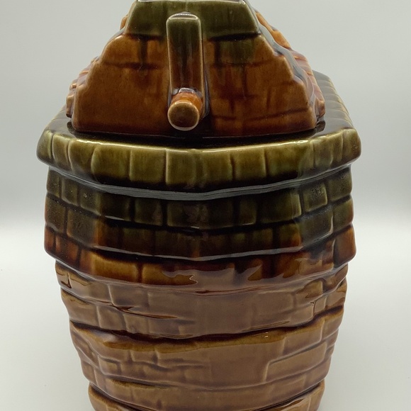 Vintage McCoy Wishing Well Cookie Jar - Picture 3 of 10
